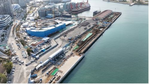 百年碼頭煥新 青島國際郵輪港區(qū)二號碼頭16號泊位主體完工，邁向現(xiàn)代化碼頭建設(shè)與管理新篇章